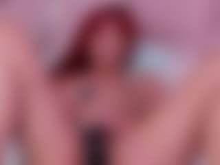 Live cam show with Janna - Bedroom on CamwithHer