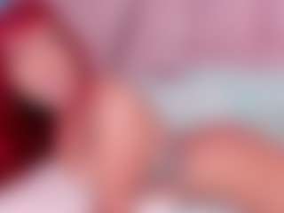 Janna MILF webcam performer live streaming