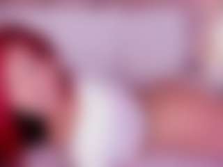 Janna MILF webcam performer live streaming