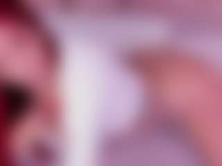 Live cam show with Janna - Big Tits MILF on Hubzter Live