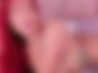 Janna MILF webcam performer live streaming