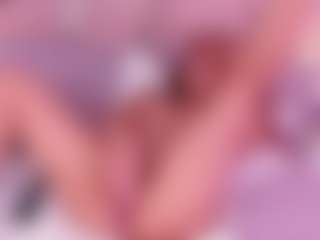 Live cam show with Janna - Anal Toys on CamSodaAdn