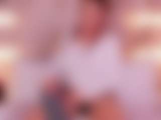 Live cam show with Janna - Public MILF on Livezox
