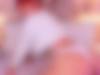 Janna MILF webcam performer live streaming