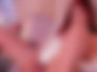 Janna MILF webcam performer live streaming