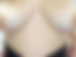 Julia's Live Sex Cam Show
