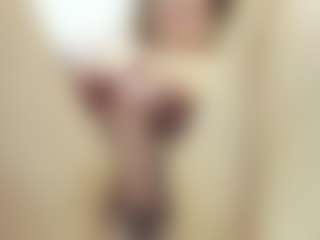Julia's Live Sex Cam Show