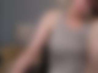 Live cam show with LeiaSwift - Athletic on Camsoda