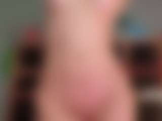 Live cam show with Mia Eatson - Flashing on Hubzter Live