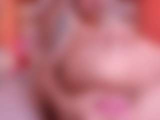 Live cam show with Mia Eatson - Teen (18+) on Camsoda