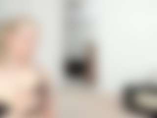 Live cam show with KenzieDawton - Skinny MILF on Uber Horny