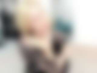 KenzieDawton MILF webcam performer live streaming