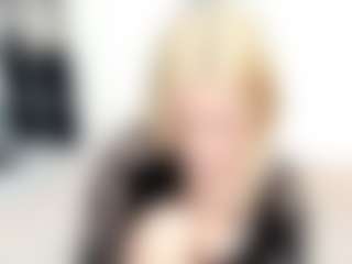 Live cam show with KenzieDawton - Blonde Hair Curvy on Lustler