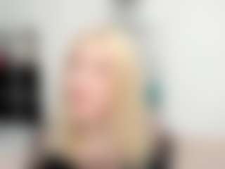 Live cam show with KenzieDawton - Bedroom MILF on livesuperchat.net