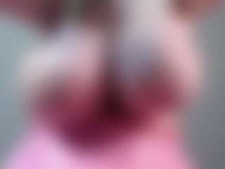 Live cam show with Incredibleboobs - Tittyfuck on CSO-WL