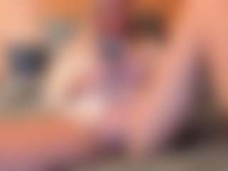 Live cam show with Ultra Chick - Blue Eyes on SxyPornLive