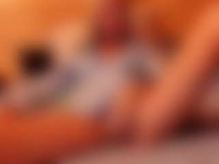 Live cam show with Ultra Chick - Blue Eyes on livesuperchat.net