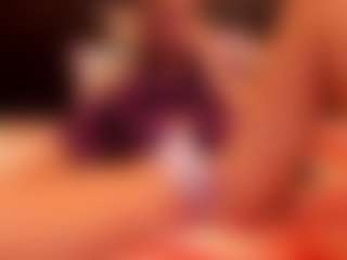 Live cam show with Ultra Chick - Blonde Hair on xDating