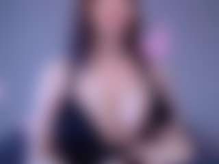 Live cam show with Helen Moore - Fingers on Camsoda