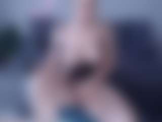 Live cam show with Helen Moore - Bedroom on CamClone