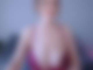 Live cam show with Helen Moore - Control on Camsoda