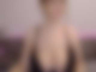 Live cam show with Helen Moore - Natural on Camsoda
