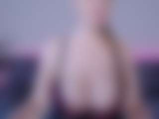 Live cam show with Helen Moore - Cum Curvy on Camsoda