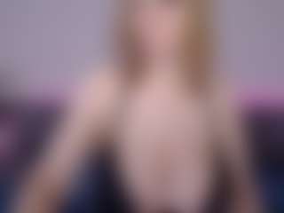 Live cam show with Helen Moore - Tease Curvy on Camsoda