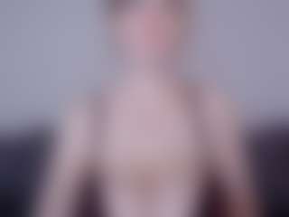 Live cam show with Helen Moore - Natural on Camsoda