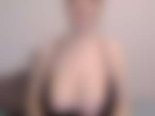 Pokaz na żywo z Helen Moore - Solo na Camsoda