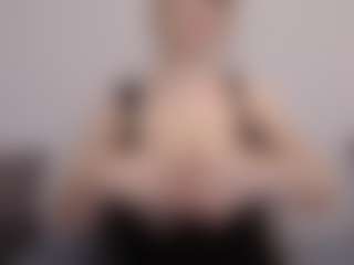 Live cam show with Helen Moore - Living Room on Fling VIP Chat