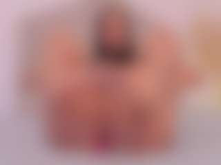 Live cam show with Valery Santorini - Fingers on AdultVida.com