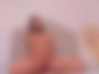 Live cam show with Valery Santorini - No Smoking on AdultVida.com