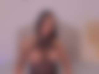 Live cam show with Valery Santorini - Squirt on CamwithHer