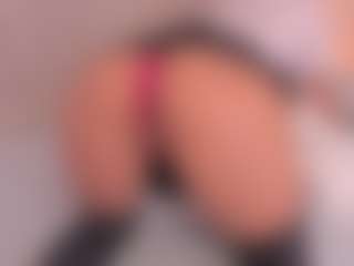 Live cam show with Valery Santorini - Blowjob on SinfulBabes