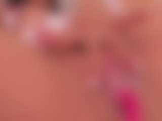 Live cam show with Valery Santorini - Double Penetration on CamClone