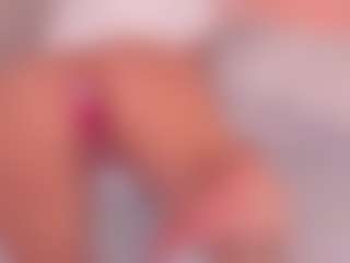 Live cam show with Valery Santorini - Squirt on livesexfox.com