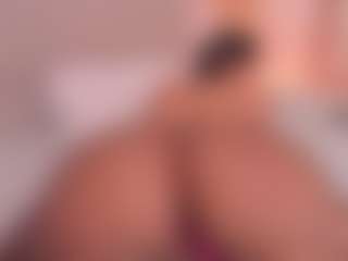 Live cam show with Valery Santorini - Handjob on Cam Slut