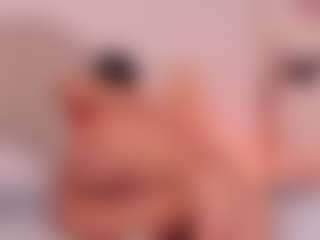 Live cam show with Valery Santorini - Fingering on Dolls Live