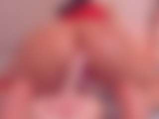 Live cam show with Valery Santorini - Lush Toys on hrnylive.com