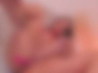 Live cam show with Valery Santorini - Natural on Camiplay Live