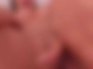 Live cam show with Valery Santorini - Fingers on Camming Site