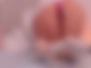 Live cam show with Valery Santorini - Orgasm on slutload