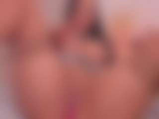 Live cam show with Valery Santorini - Foot Fetish on Fling VIP Chat