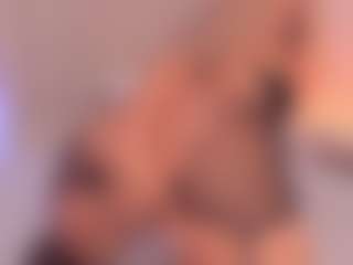 Live cam show with Valery Santorini - Double Penetration on sexylive.show