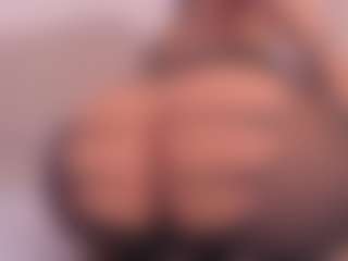 Live cam show with Valery Santorini - Deepthroat on slutload