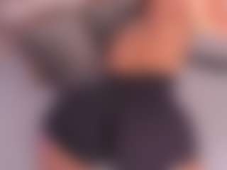 Live cam show with Valery Santorini - Fingering on Camsoda