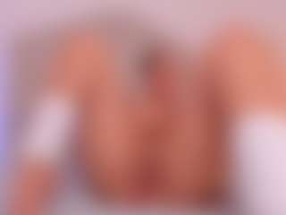 Live cam show with Valery Santorini - Squirt Toys on Camsoda