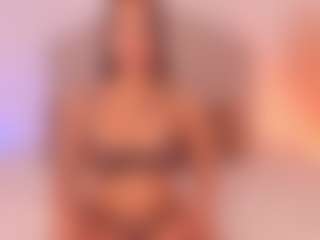 Live cam show with Valery Santorini - Double Penetration on AdultVida.com