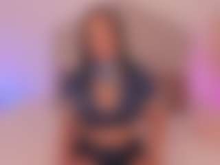 Live cam show with Valery Santorini - Natural on StripNow